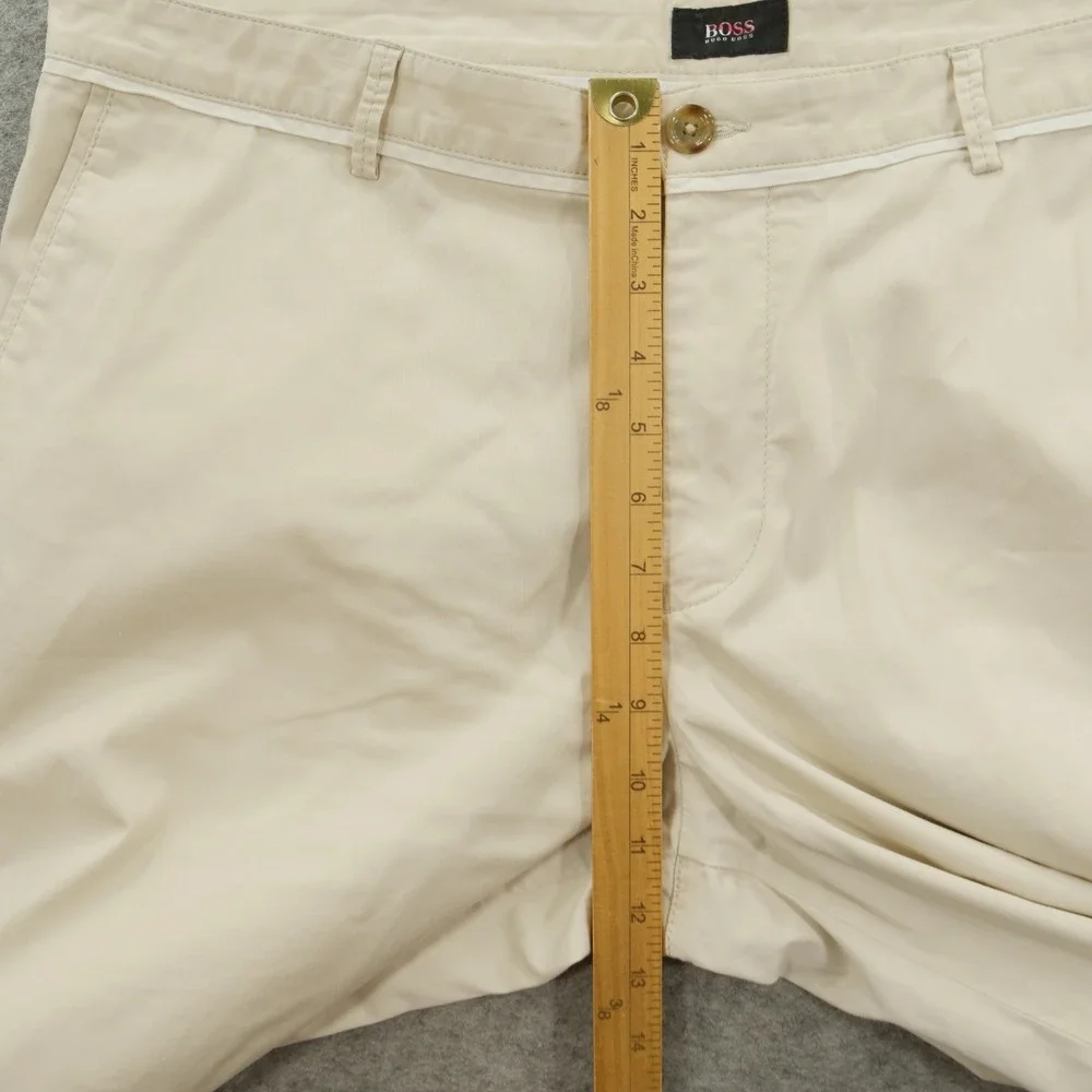 Hugo Boss Shorts Mens 38 Beige Flat Front Chinos Mid Rise Logo Casual